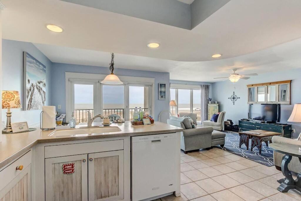 Oceanfront Retreat With A Remarkable View. New! شاطئ فينماندينا المظهر الخارجي الصورة